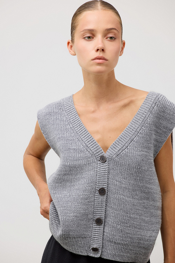 картинка Жилет от магазина Одежда+