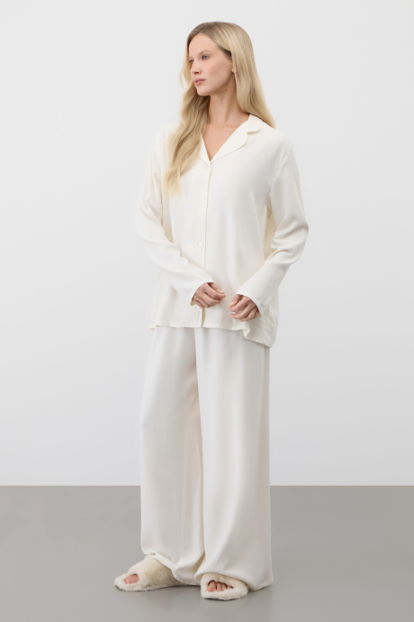 картинка Комплект рубашка и брюки из вискозы от магазина Одежда+