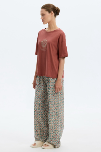 картинка Комплект футболка и брюки из гребенного хлопка от магазина Одежда+