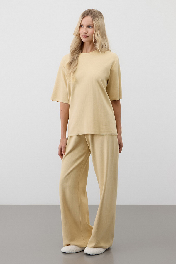 картинка Комплект футболка и брюки из вафельного хлопка от магазина Одежда+