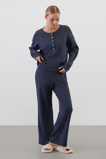 картинка Комлпект джемпер и брюки из объемного трикотажа от магазина Одежда+