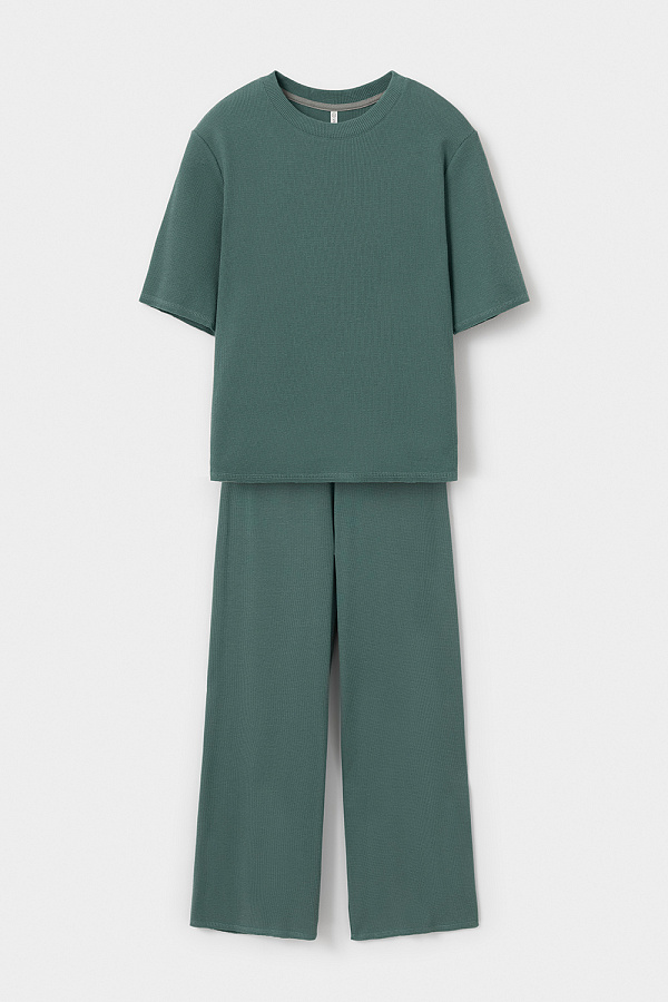 картинка Комлпект футболка и брюки из объемного трикотажа от магазина Одежда+