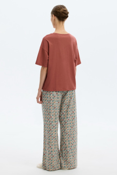 картинка Комплект футболка и брюки из гребенного хлопка от магазина Одежда+