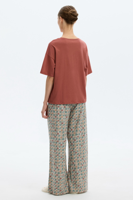 картинка Комплект футболка и брюки из гребенного хлопка от магазина Одежда+