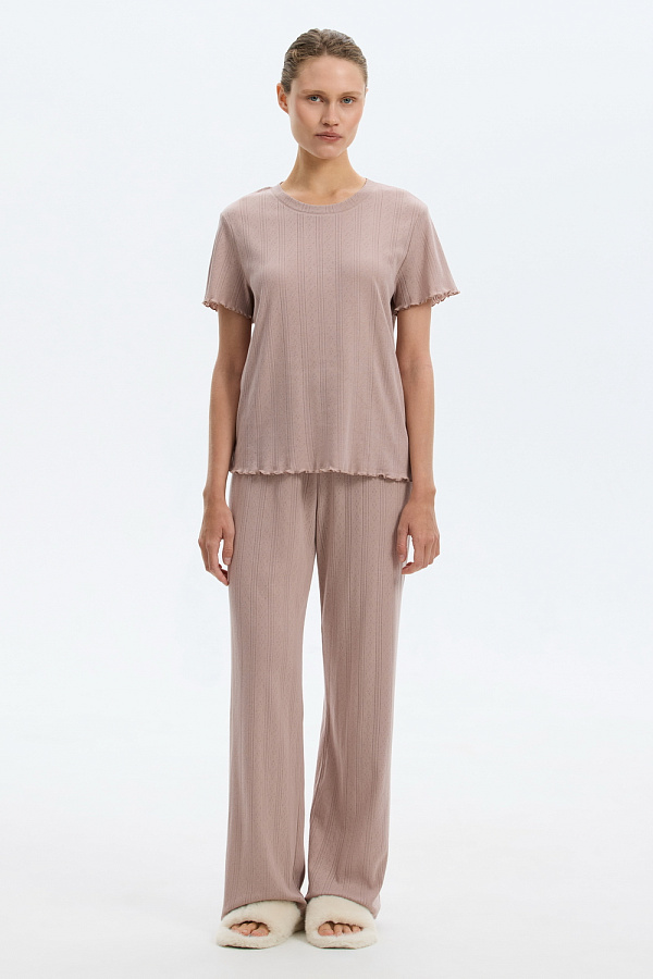 картинка Комплект футболка и брюки из ажурного хлопка от магазина Одежда+